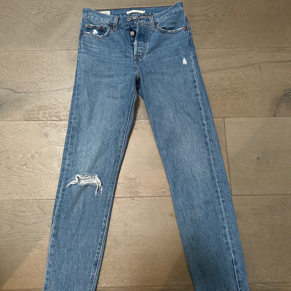 Womens Levi’s (Wedgie)